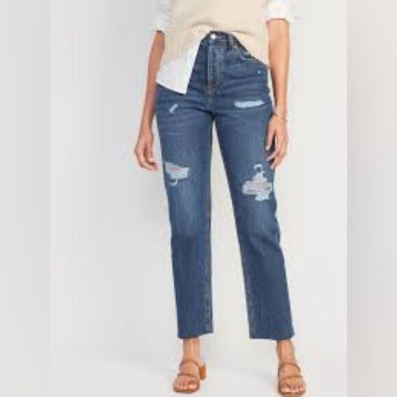 Old Navy Extra High-Waisted Button-Fly Sky-Hi Straight Cut-Off Non-Stretch Jeans - Picture 5 of 12